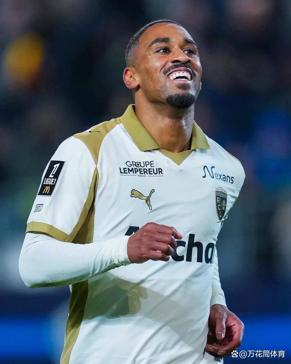 一场5-0，让法甲榜首易主！大黑马一路狂飙，大巴黎又被挤下王座，身价相差11倍